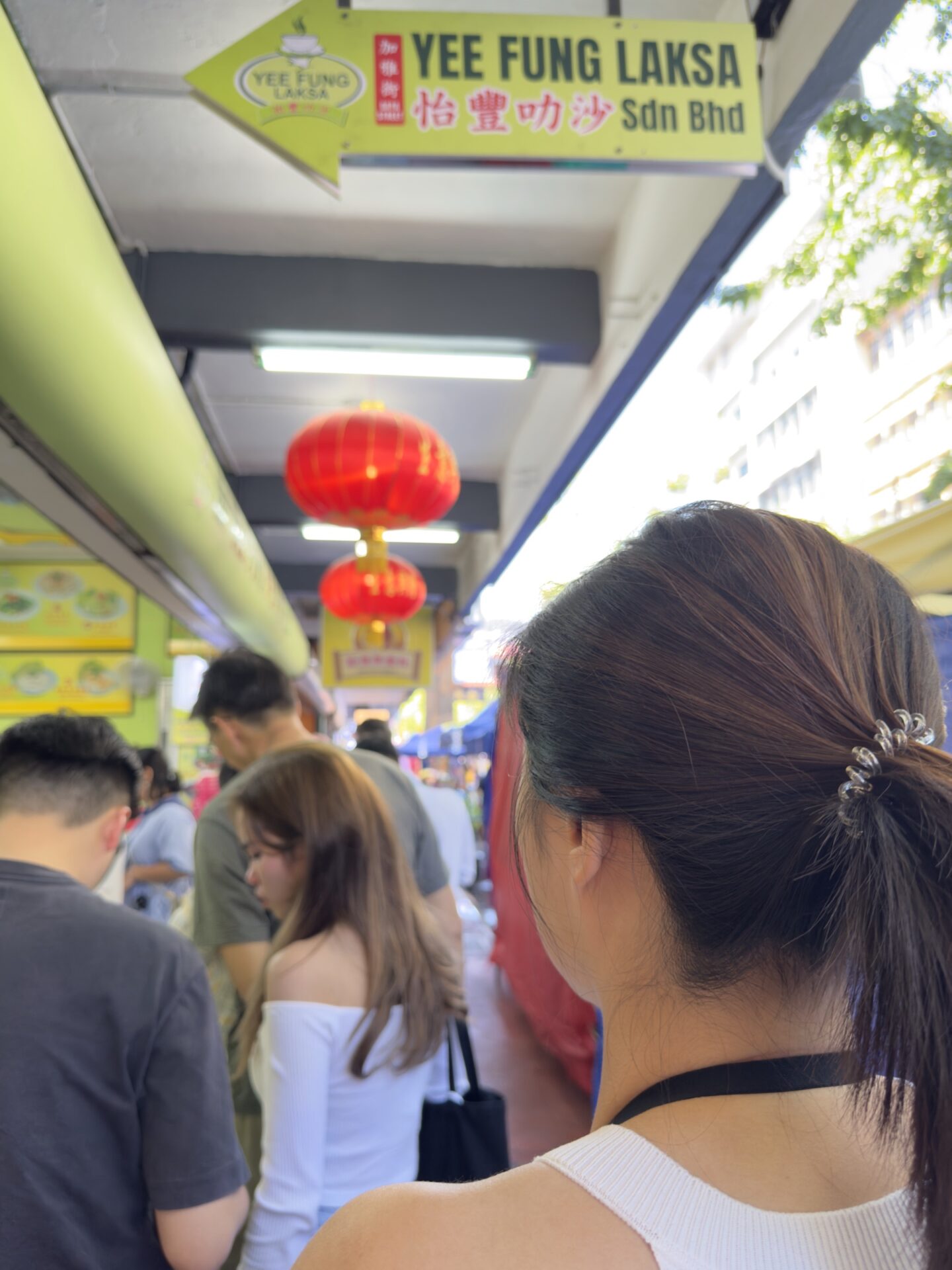 亞庇怡豐叻沙店外排隊人潮