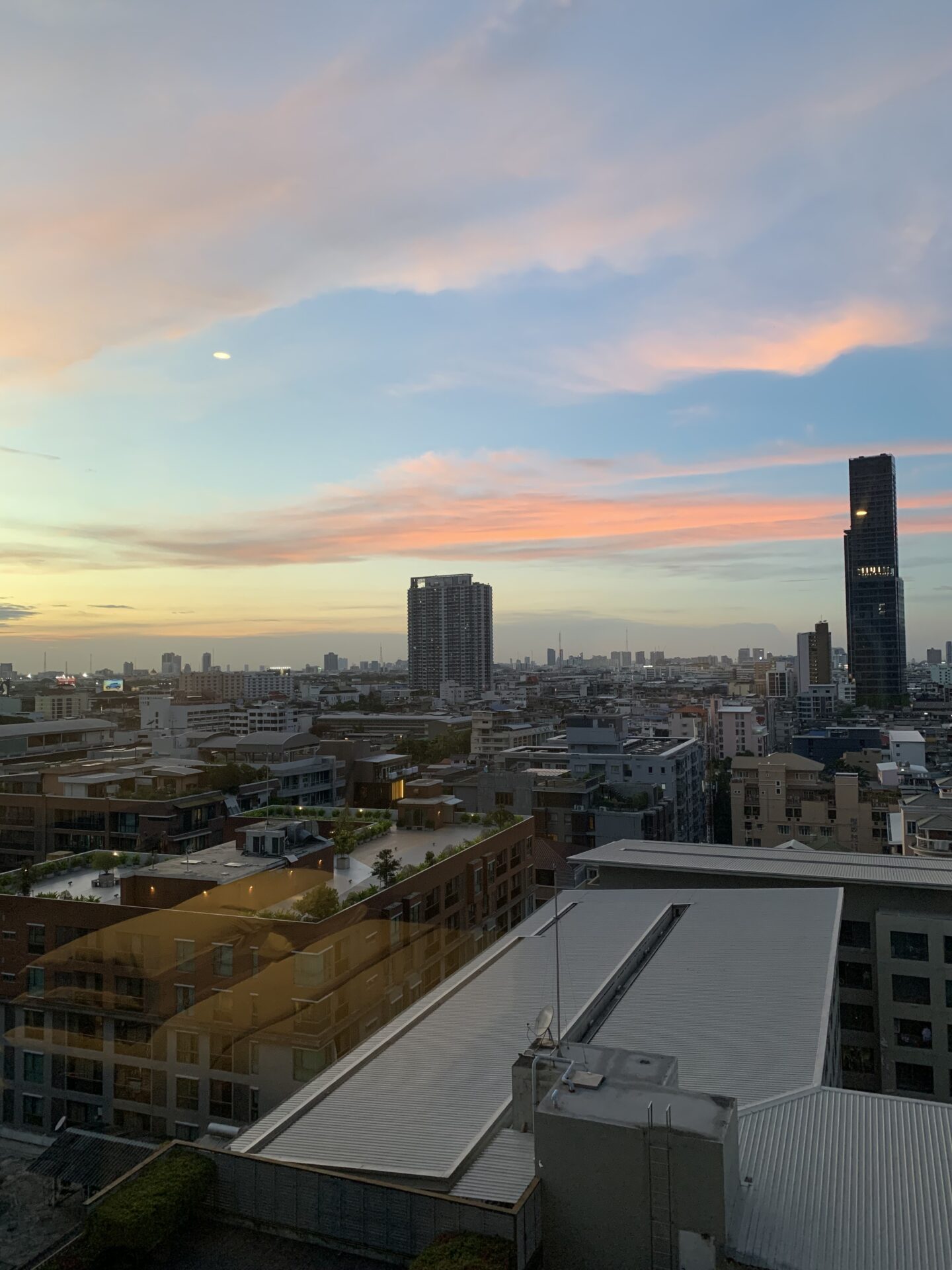 曼谷黃昏城市天際線