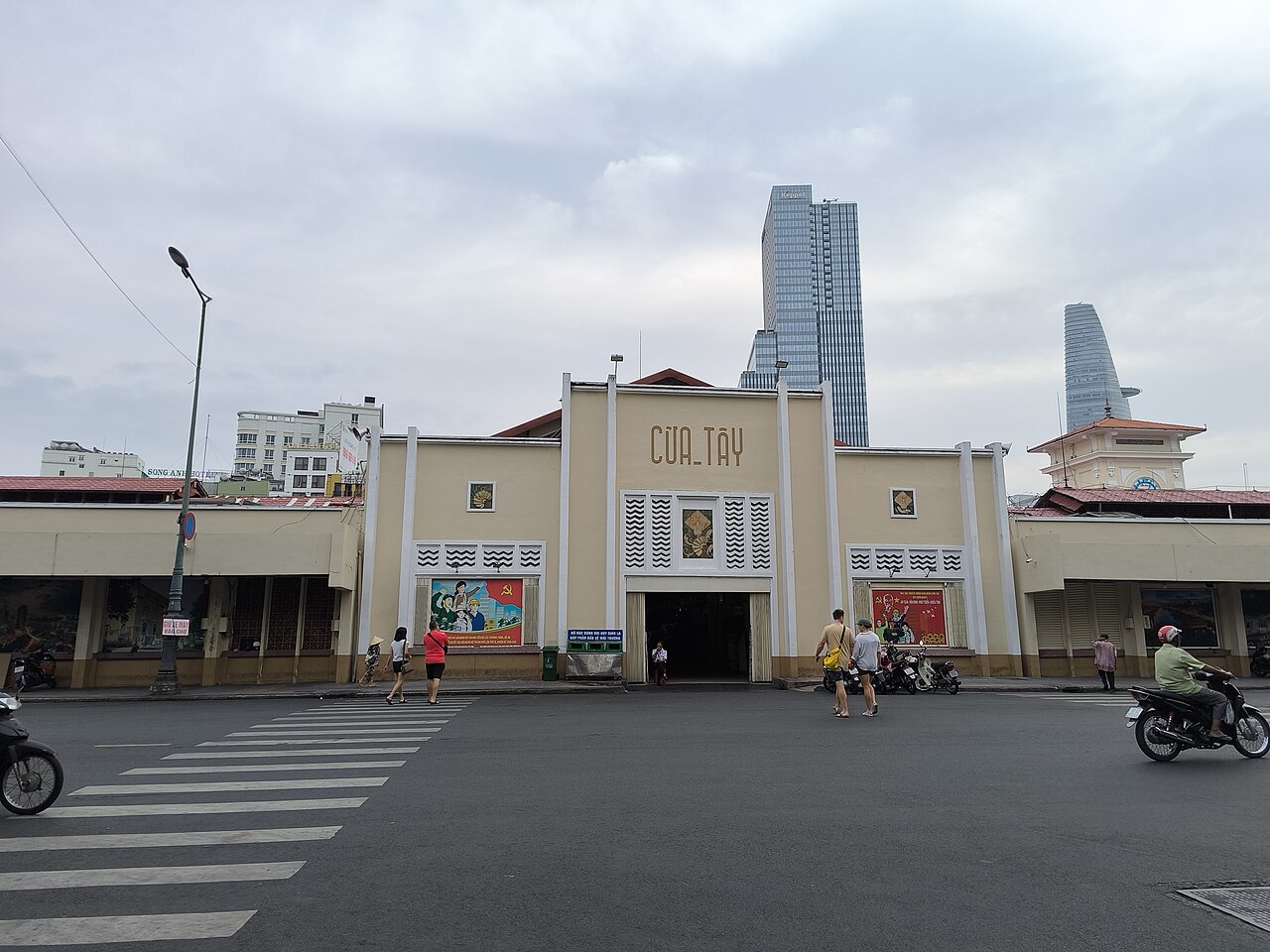 胡志明市的心臟——濱城市場（Bến Thành Market），第一次來的人幾乎都從這裡開始走。