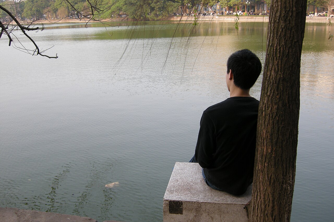 還劍湖是河內老城區的心臟,清晨湖邊全是打太極的當地人。
