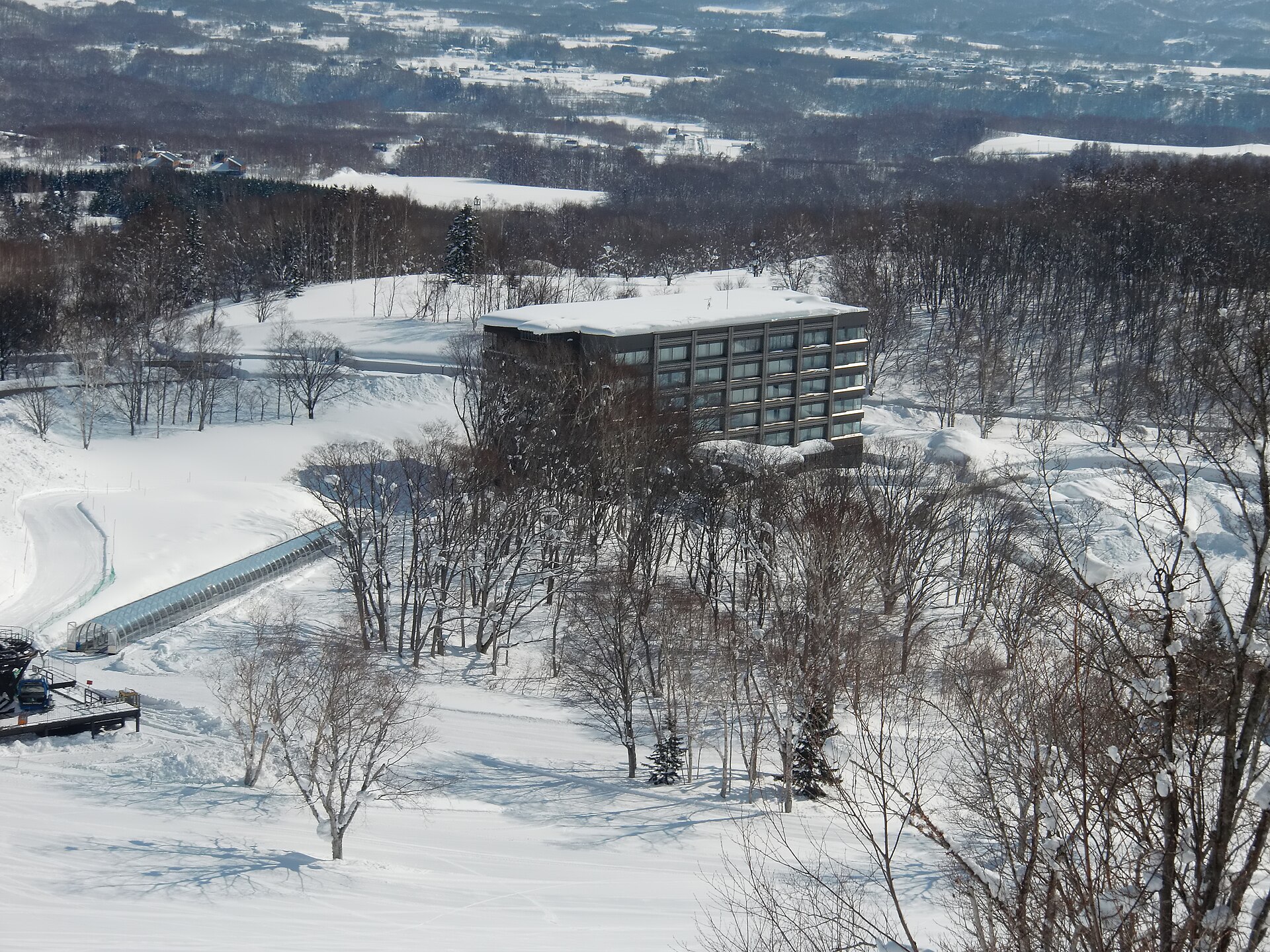 北海道二世谷的粉雪與羊蹄山,日本擁有世界頂級雪質,是亞洲滑雪的天堂
