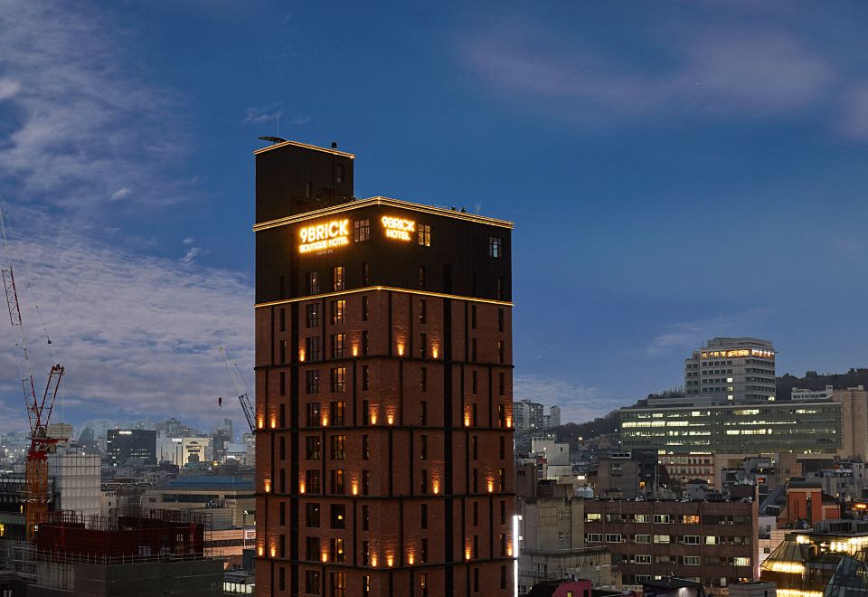 首爾弘大 奈比飯店（9 Brick） Nine Brick Hotel