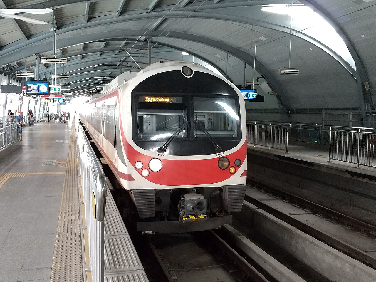 曼谷機場快線 ARL 列車停靠 Phaya Thai 站(示意圖,非本人拍攝)