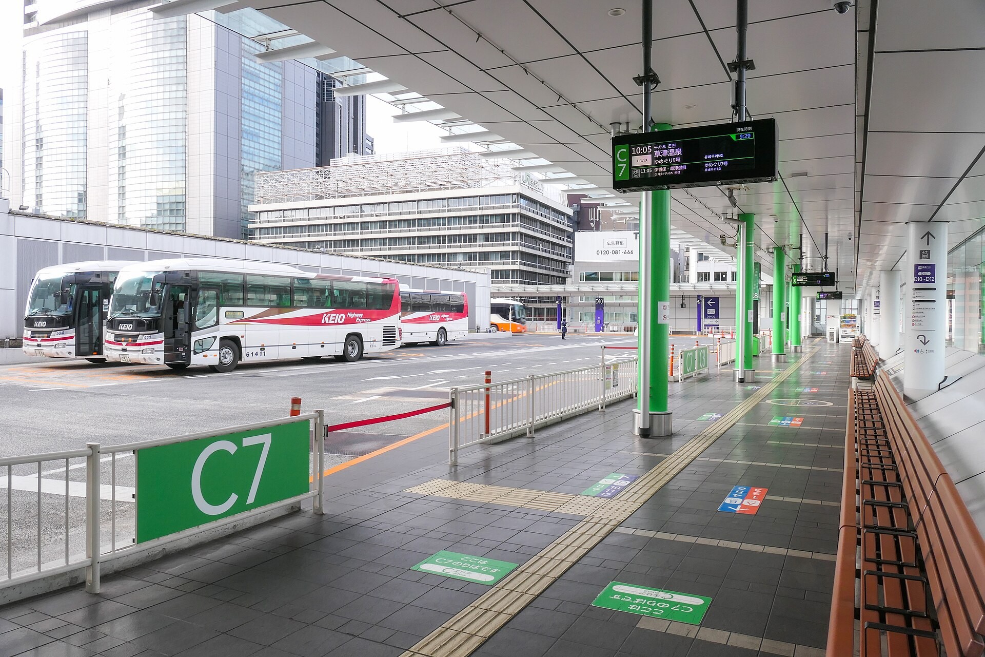 バスタ新宿的高速巴士月台,往富士五湖的班次從這裡發車