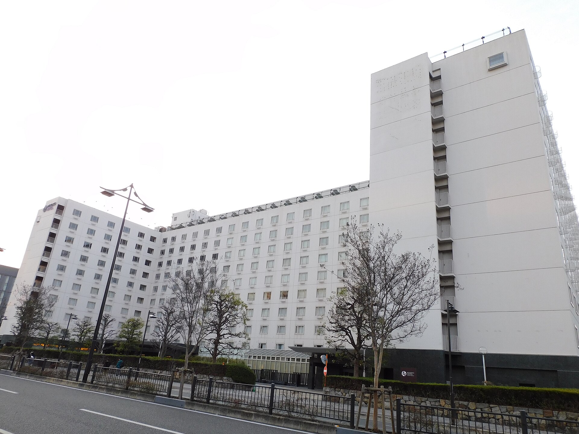 都飯店八条外觀，八条口徒步約 2 分｜日本京都自由行住宿