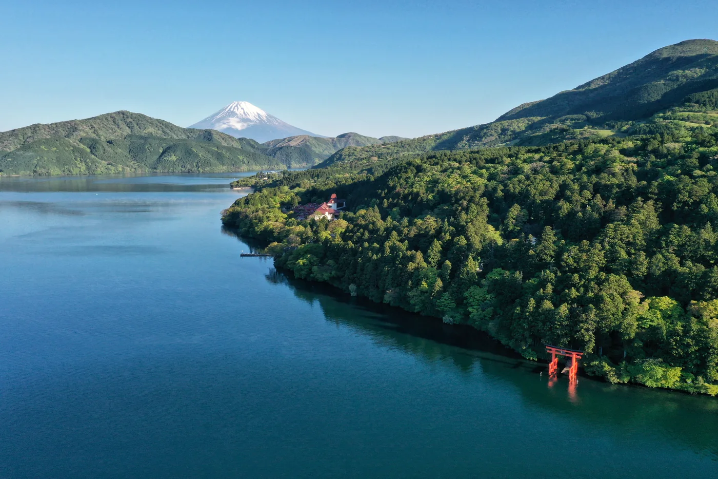 箱根神社蘆之湖水上鳥居實景