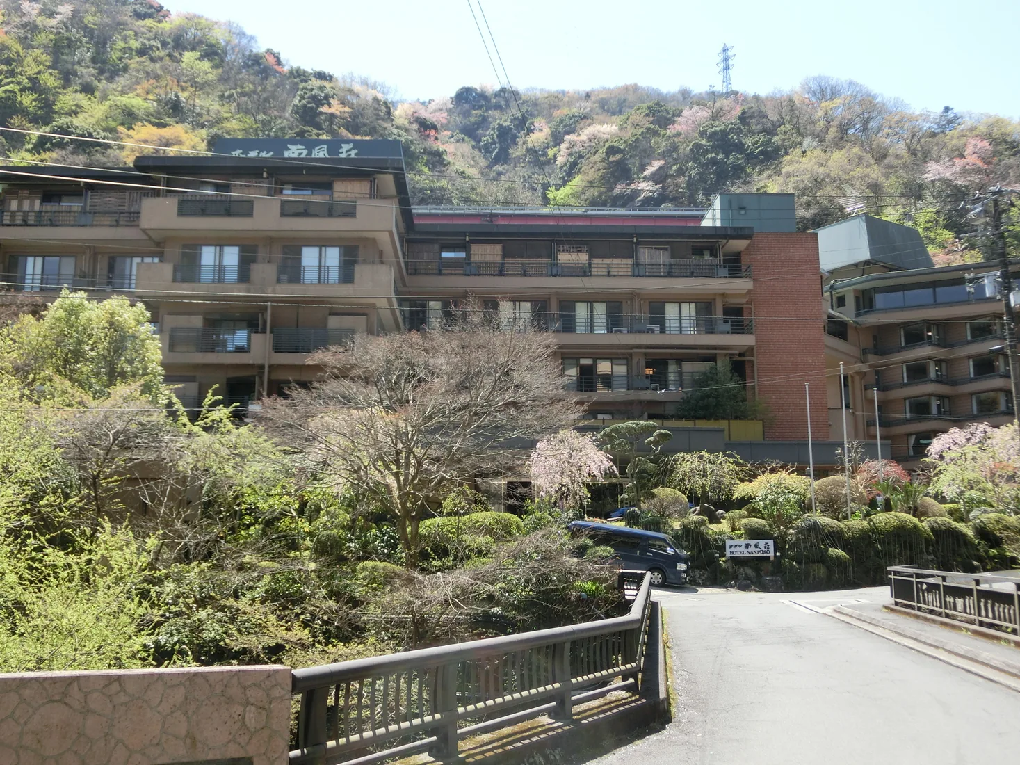 箱根湯本 Hotel 南風莊真實外觀與山林環境