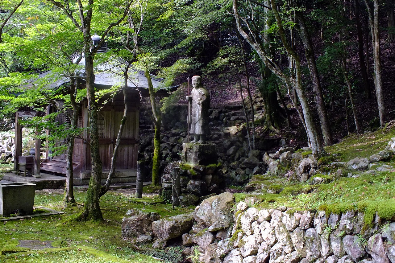 日式旅館的樣子（示意，不是花壇）