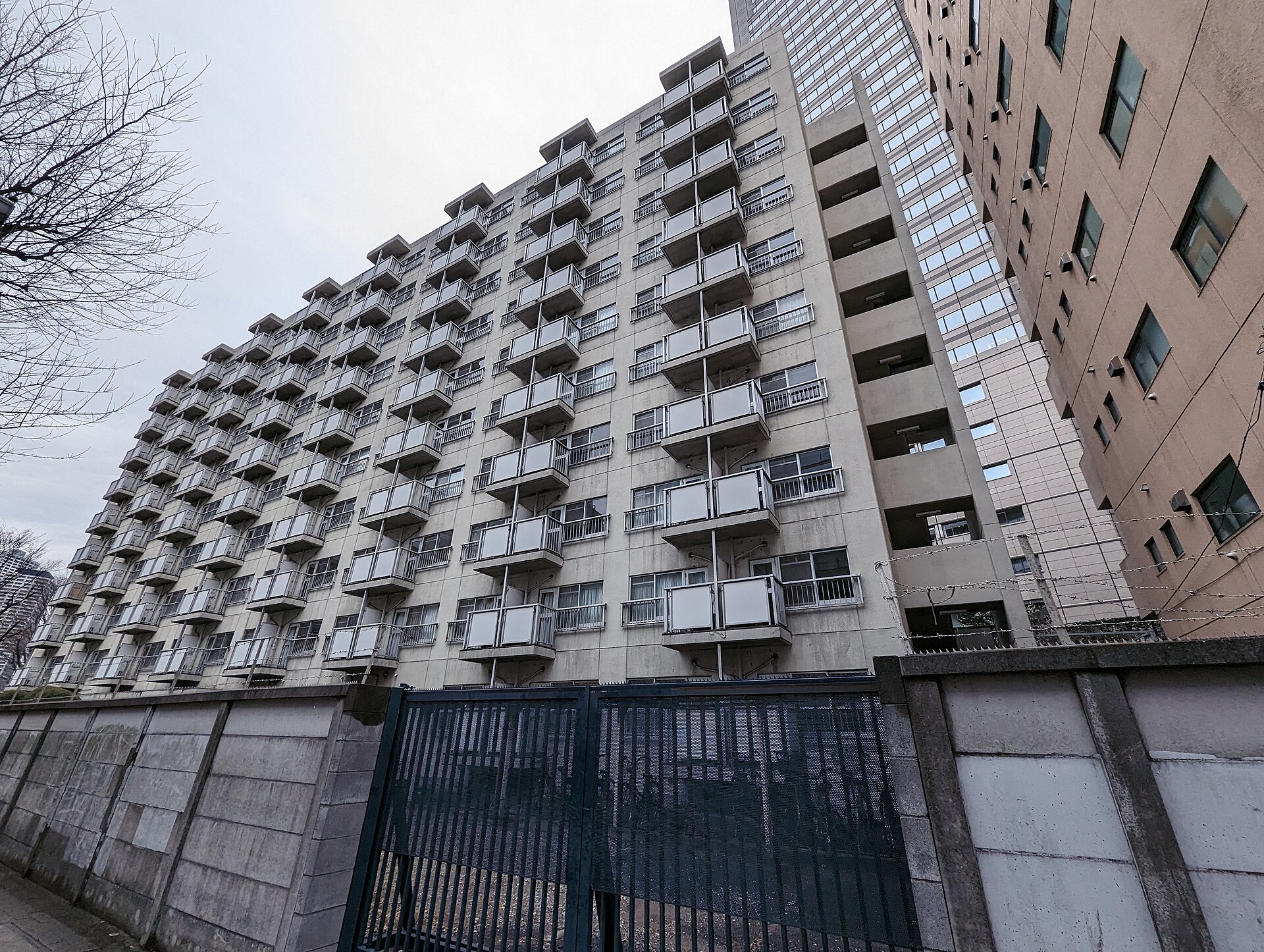 西新宿・南新宿一帶,這間就在這個街區裡(示意圖,非實拍)