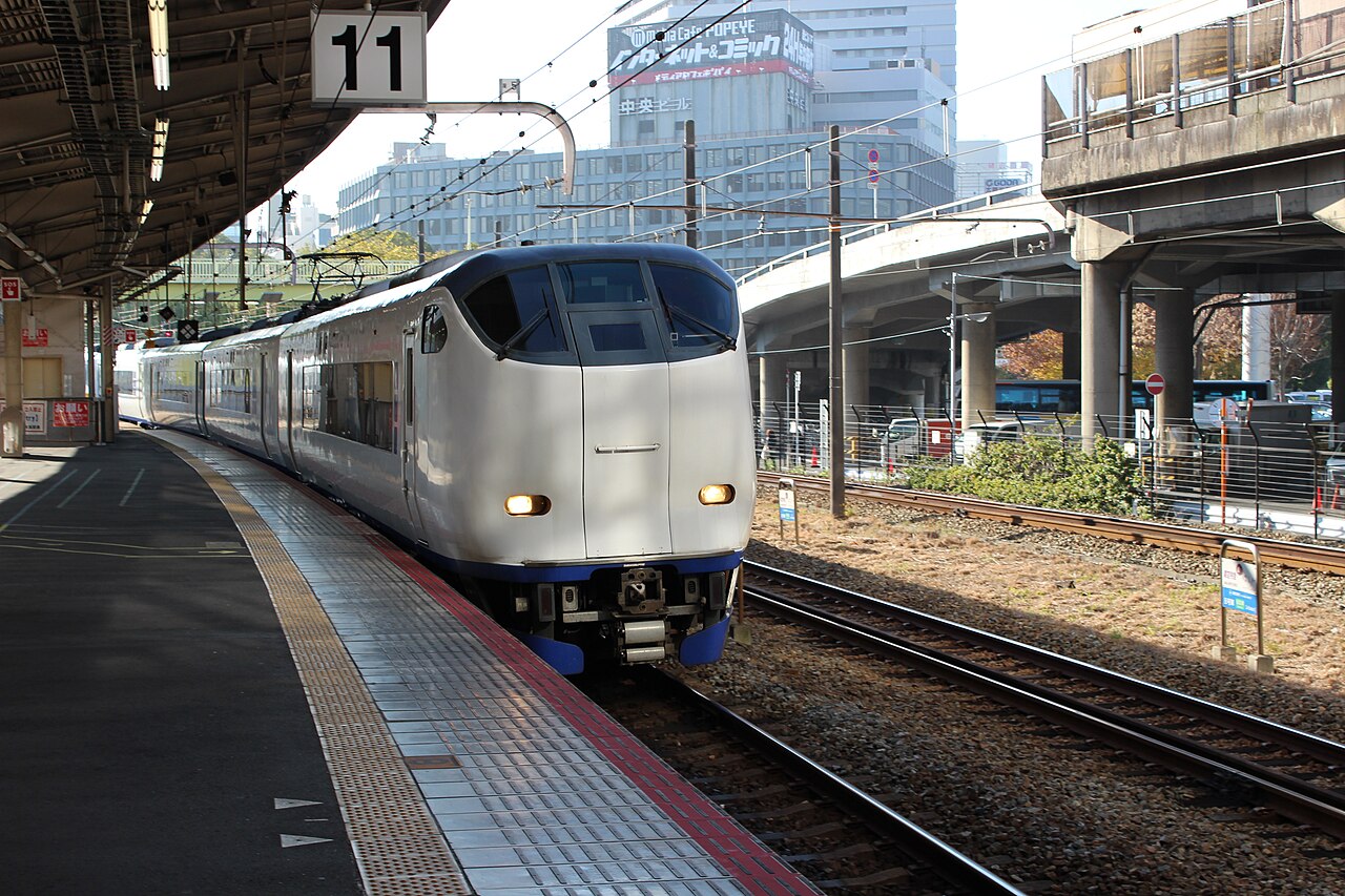 JR 特急 HARUKA 停在新大阪站——住梅田、新大阪的人最順的一班車