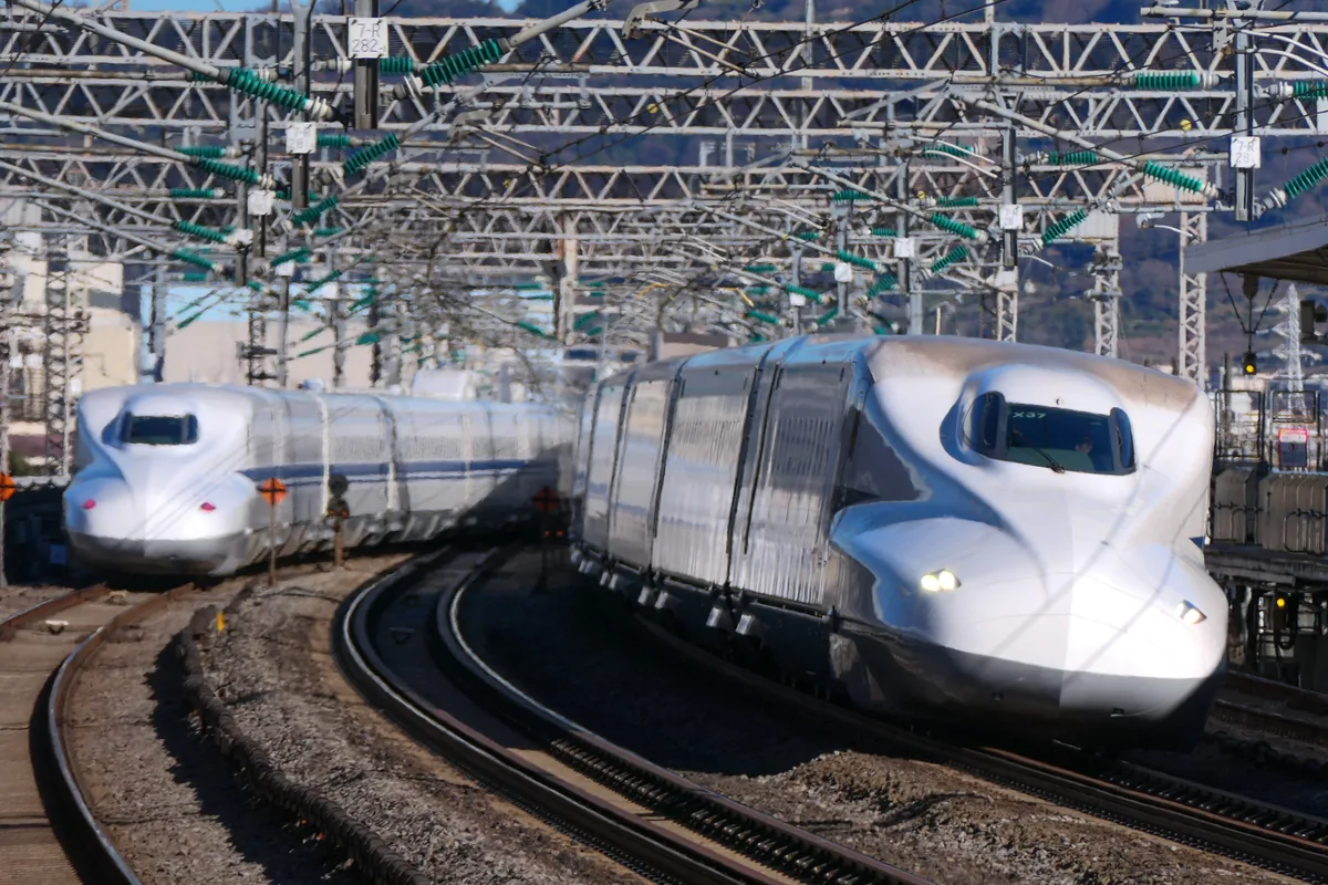 東海道新幹線 N700A 通過小田原站實景