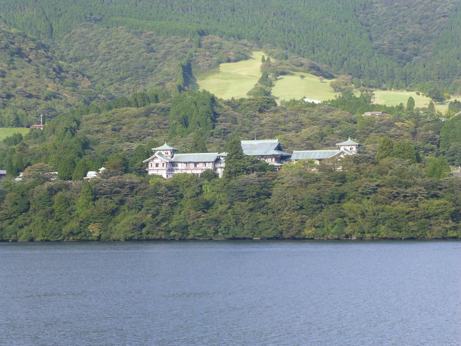 蘆之湖龍宮殿旅館真實外觀