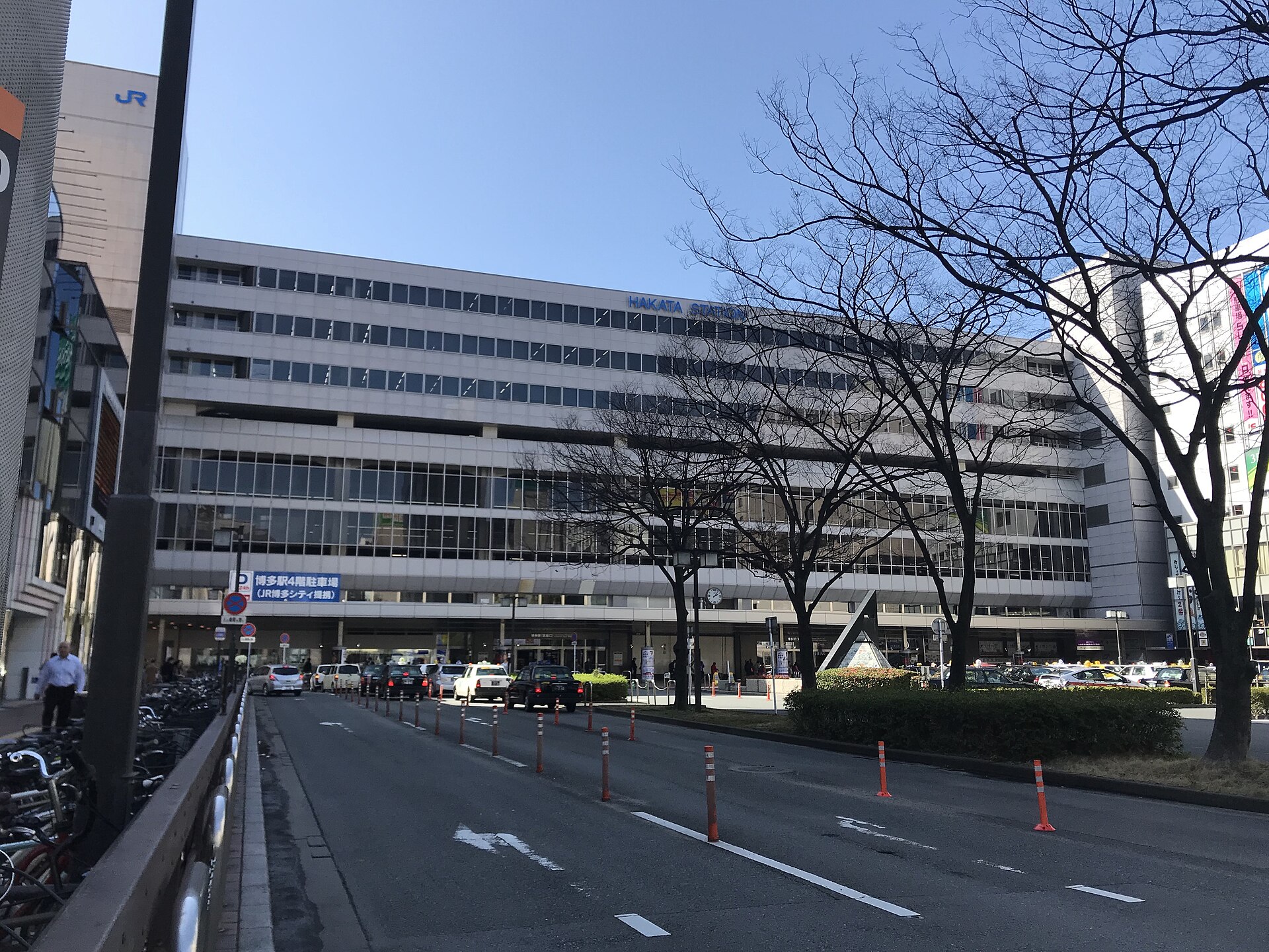 博多車站。去太宰府、由布院、長崎的車都從這裡出發,飯店就在車站旁邊