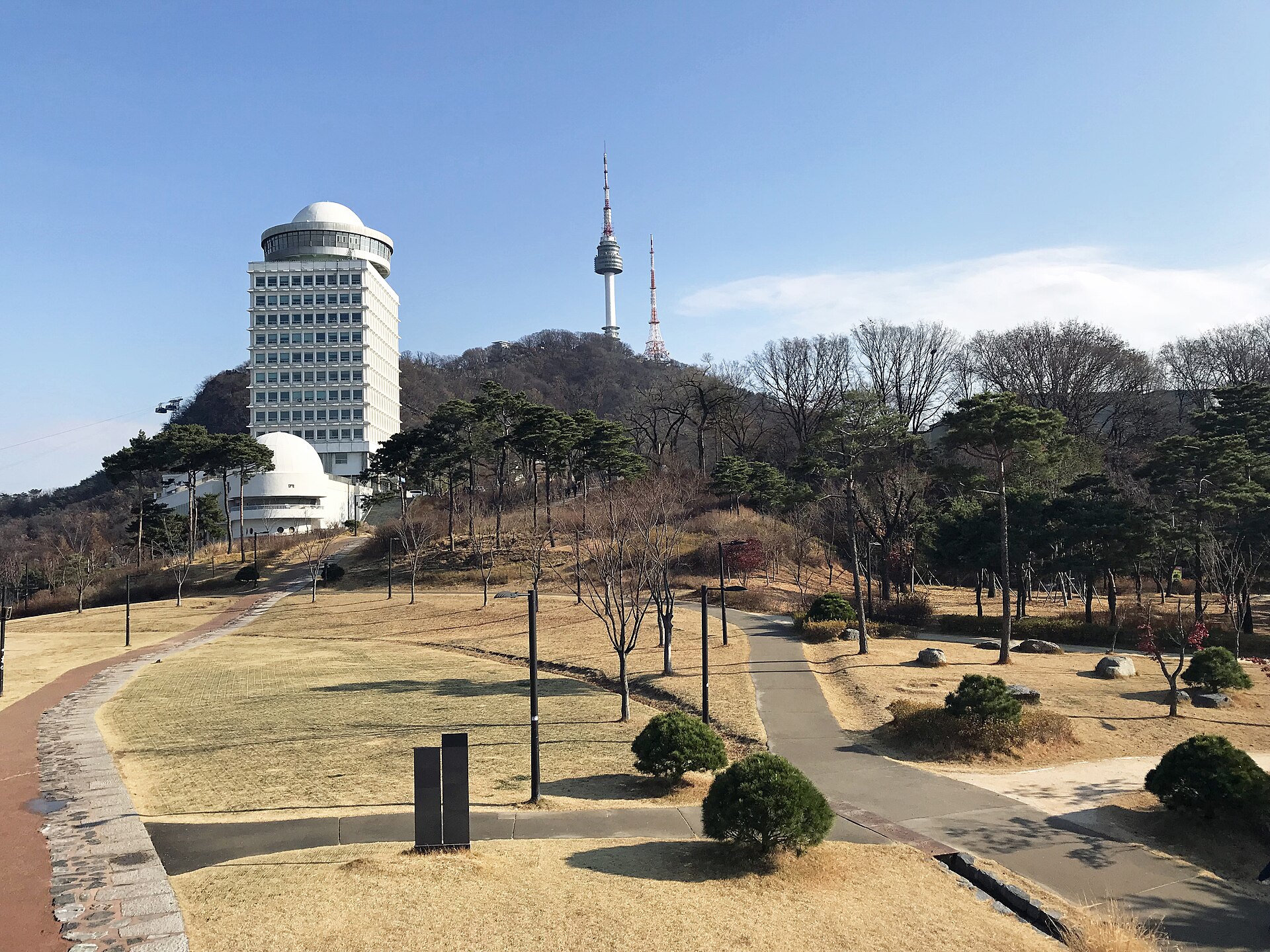 南山塔方向