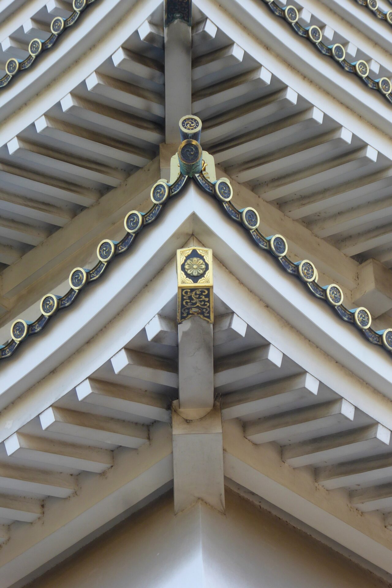 大阪城天守閣。原價 1,200 日圓，周遊卡免費，而且含豐臣石垣館
